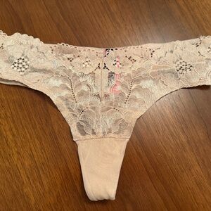Lace Cheeky Panties in Soft Beige